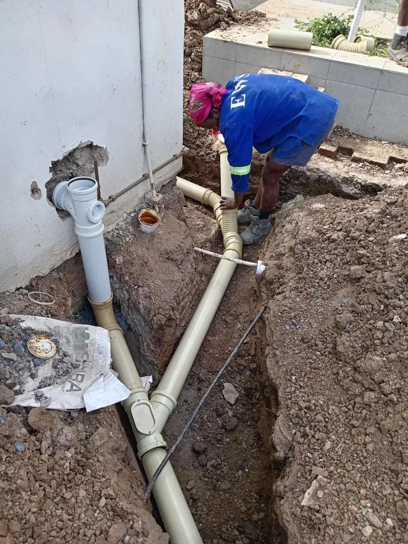 Artisans et métiers du bâtiment à Paris et en Île-de-France installation d’équipements sanitaires et évacuation des eaux – Plombier dans les Hauts-de-Seine (92)