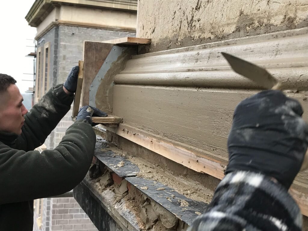 Restauration de stuc et de gypserie pour bâtiments anciens par BTP Pro Serv