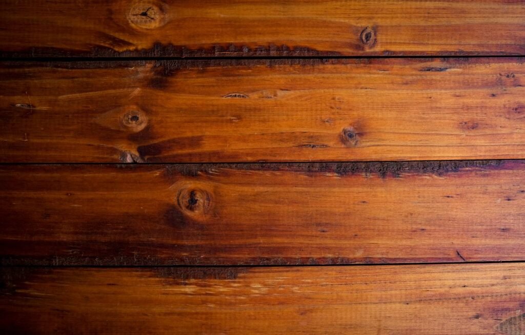 Planches de sol stratifié posées