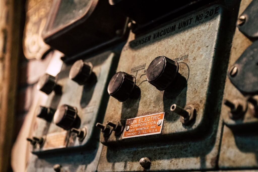Photo rapprochée d'un compteur électrique mural