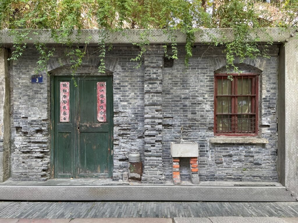 Façade d'une maison ancienne en pierre traditionnelle