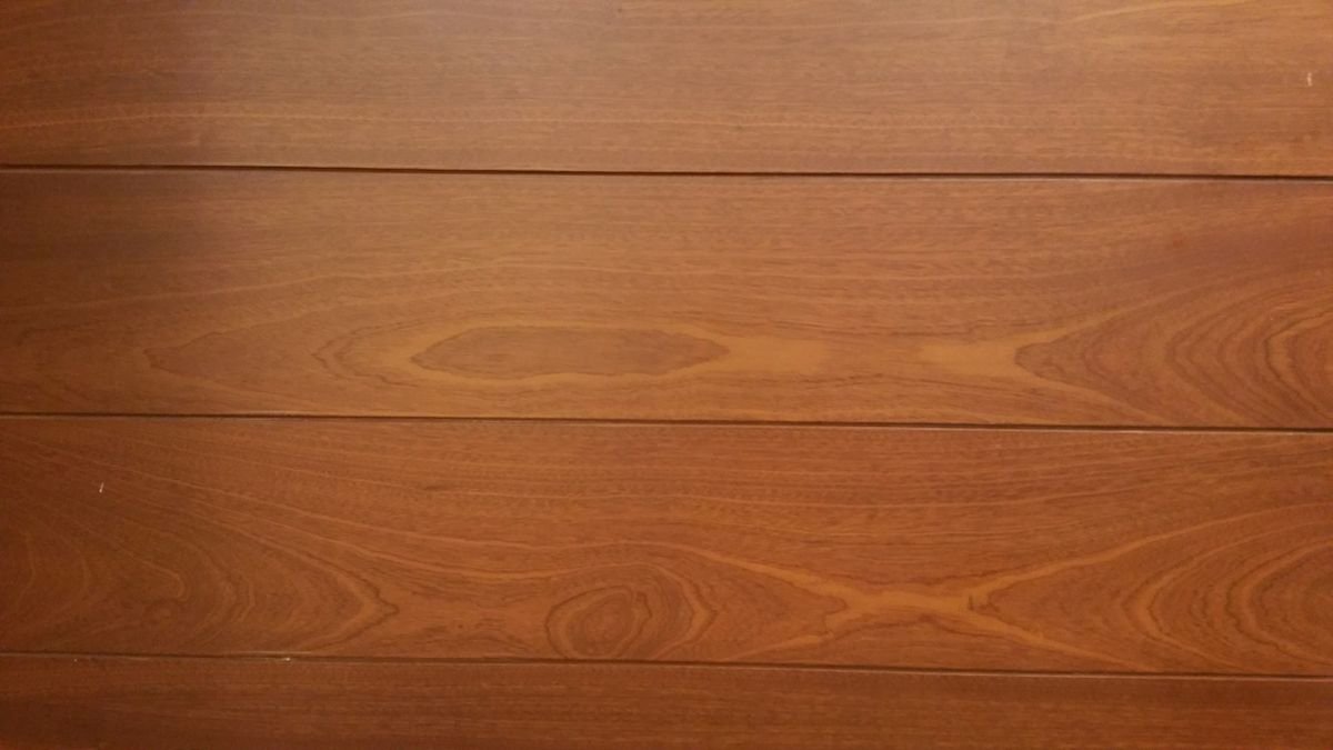 surface de parquet en bois posée par un artisan en Seine-Saint-Denis