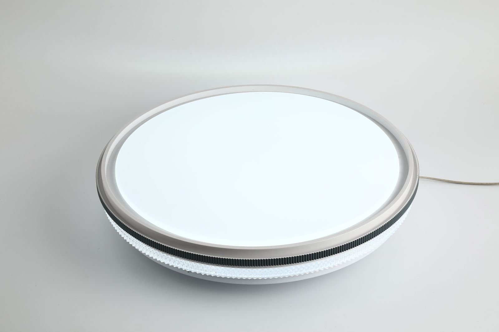 luminaire led circulaire moderne, exemple d'éclairage intégré pour un faux plafond dans le Val-d'Oise