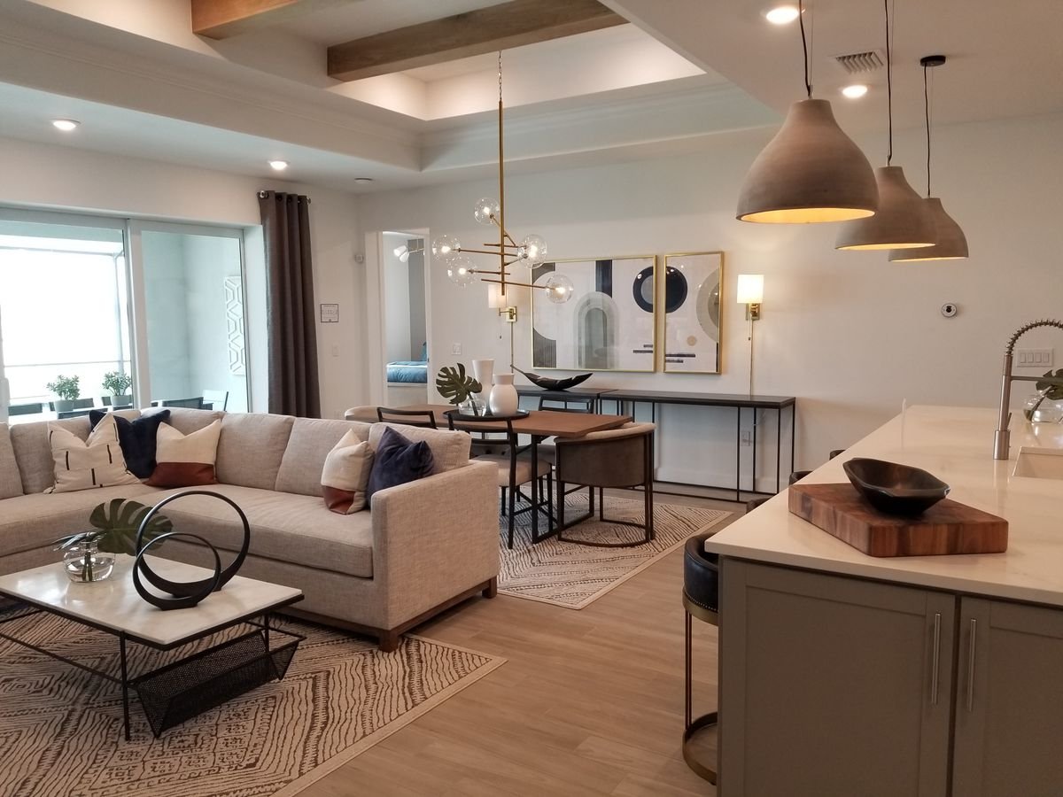 Artisans et métiers du bâtiment à Paris et en Île-de-France Interieur moderne d'un bien immobilier valorise avant la vente – Devis plombier en Essonne (91)